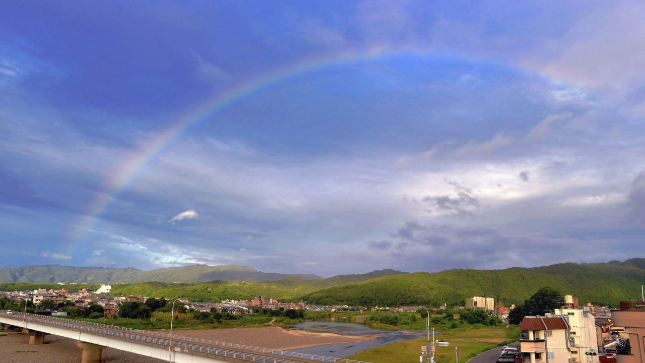 https://www.aroma-life.happy-clovers.com/wp-content/uploads/2020/09/Rainbow15Aug2018SPMV1280.jpg